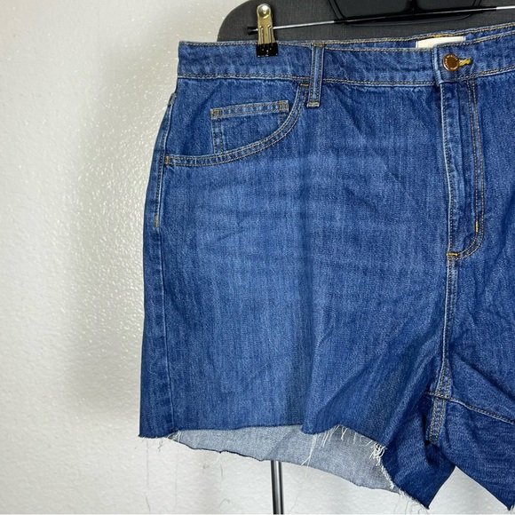 Universal Thread Women’s Blue Denim Boyfriend Shorts Size 20 4” Inseam - Picture 2 of 9